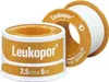 Two rolls of medical tape are shown, one in the foreground and one in the background. Anteprima dell’immagine prodotto