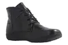 A black leather boot on a white background. Anteprima dell’immagine prodotto