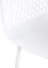 A close-up view of a white chair with a diamond-patterned backrest and a solid seat. Voir les images du produit