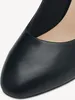 A close-up view of the toe of a black pump. Náhled obrázku produktu