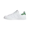 A side view of a white Adidas Stan Smith sneaker with green accents. Náhled obrázku produktu