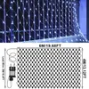 A diagram showing the dimensions of a net light string, with a picture of the lights on a railing above. Voir les images du produit
