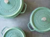 Staub cocotte, 28 cm | šalvějově zelená | kulatá | litina Náhled obrázku produktu 9