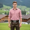 Lifestyle-Ansicht eines traditionellen Herren-Ledergürtels in Kastanienbraun Produktbild-Vorschau