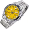 A close-up studio shot of a Casio men's watch with a yellow dial and a stainless steel bracelet. Voir les images du produit