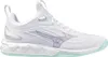 A side view of a white Mizuno Wave Luminous 3 volleyball shoe with silver accents and a light blue sole. Produktbild-Vorschau