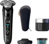 A collection of grooming products, including a shaver, travel case, and cleaning accessories, arranged on a white background. Náhled obrázku produktu