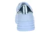 The back view of a white sneaker with a silver accent on the heel. Produktbild-Vorschau