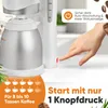 A hand presses a button on a coffee maker, with text overlays highlighting features and capacity. Anteprima dell’immagine prodotto