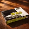 Kandylas Loukoumi mit Pistazien 200 g auf Holzoberfläche Produktbild-Vorschau