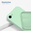 A close-up view of a light green phone case, with text overlay indicating its material and elasticity. Produktbild-Vorschau
