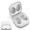 A white charging case for earbuds is shown with the lid open and closed. Produktbild-Vorschau