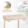A close-up of a cat platform with text overlays highlighting features. Voir les images du produit