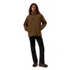 Wasserdichte Hillwalker 2.0 Gemini Jacke von Berghaus; braun; getragen von einem Mann mit lockigem Haar; stehend mit verschränkten Armen. Produktbild-Vorschau