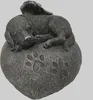 Hunde Urne grau als Hunde-Engelfigur auf Herz, Tierurne Produktbild-Vorschau 1