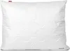 A white pillow with a quilted pattern on a white background. Anteprima dell’immagine prodotto
