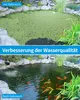 A split image showing a pond before and after using a solar aerator. The top image shows a pond covered in green algae, while the bottom image shows a clear pond with koi fish. Produktbild-Vorschau