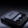 A close-up view of the back of a black smartphone case, showing the camera module area with a sliding cover for the lenses. Produktbild-Vorschau