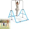 A young girl is performing on a blue horizontal bar, while a smaller inset image shows two children and an adult in an outdoor setting with a similar blue horizontal bar. Voir les images du produit