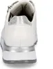 A rear view of a white leather and textile sneaker with a silver sole detail. Produktbild-Vorschau