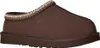 A single brown UGG slipper is shown against a white background. Anteprima dell’immagine prodotto
