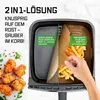 A split image showing two ways to use reusable baking foils in an air fryer. One side shows a closed foil under the grate, and the other shows a perforated foil over the grate with fries. Produktbild-Vorschau