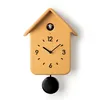 Orologio a cucù Guzzini con pendolo giallo Anteprima dell’immagine prodotto 1