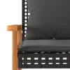 Close-up view of a section of an outdoor bench. Anteprima dell’immagine prodotto