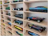 Modellauto-Regal für 80 Autos 1:64 – Wandregal & Setzkasten für Spielzeugautos, Birken-Sperrholz, hochkant – Detailansicht der Fächer Produktbild-Vorschau