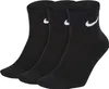 Three black Nike socks are shown from the front, angled slightly to the right. Voir les images du produit