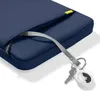 A close-up of a navy blue laptop bag with a gray strap and keys attached. Produktbild-Vorschau