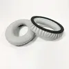 Two headphone ear pads are shown on a white background. Voir les images du produit