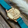 Montre CLARA BLUE pour femme en bois avec bracelet en cuir, Voir les images du produit 5