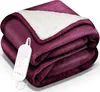 A folded burgundy electric blanket with a white sherpa lining, and a white remote control with buttons and a digital display attached by a cord. Produktbild-Vorschau
