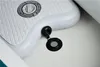 Close-up of an inflatable kayak valve. Voir les images du produit