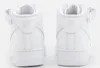 A pair of white Nike Air Force 1 '07 Mid sneakers shown from the back. Produktbild-Vorschau