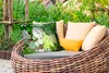 MuchoWow® Outdoor Kissen - Ein grünes und gelbes Produktbild-Vorschau 3
