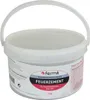 A white plastic bucket with a handle containing fire cement. Produktbild-Vorschau