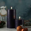 LED Stumpenkerze MIA - Echtwachs - realistische 3D Flamme - H: 20cm - D: 10cm - dunkellila Produktbild-Vorschau