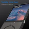 A close-up of a phone case with a mountain landscape displayed on the phone screen. Produktbild-Vorschau