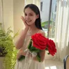 Großer gehäkelter Blumenstrauß, handgefertigt aus Rosen und Produktbild-Vorschau 7