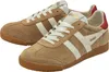 A pair of beige Gola athletic shoes are shown from a diagonal angle against a white background. Voir les images du produit