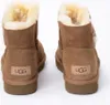 Ugg Mini Bailey Button II Stiefel Chestnut - Stiefel - Produktbild-Vorschau 37