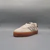 A single Adidas Sambae Leopard sneaker is shown from a side angle against a plain gray background. Produktbild-Vorschau