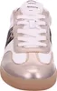 A close-up, front-facing view of a white sneaker with gold and leopard print accents. Voir les images du produit