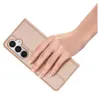 A hand is holding a pink phone case with a phone inside. Produktbild-Vorschau