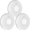 Three white, circular smoke and carbon monoxide detectors are arranged in a cluster against a white background. Voir les images du produit