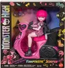 A Monster High doll named Draculaura is shown in her packaging with her Vamptastic Scooter. Podgląd zdjęcia produktu
