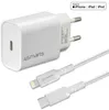 A white USB-C power adapter and a white USB-C to Lightning cable are shown against a white background. Anteprima dell’immagine prodotto