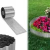A collage showing a roll of metal garden edging and a flower bed bordered by the same edging. Voir les images du produit